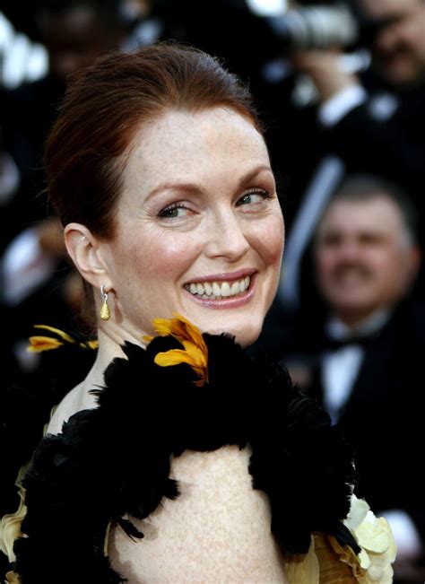 julianne moore nackt|JULIANNE MOORE Nude .